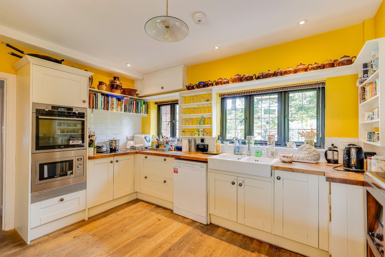 8 Church Place South, Penarth, CF64 1BA